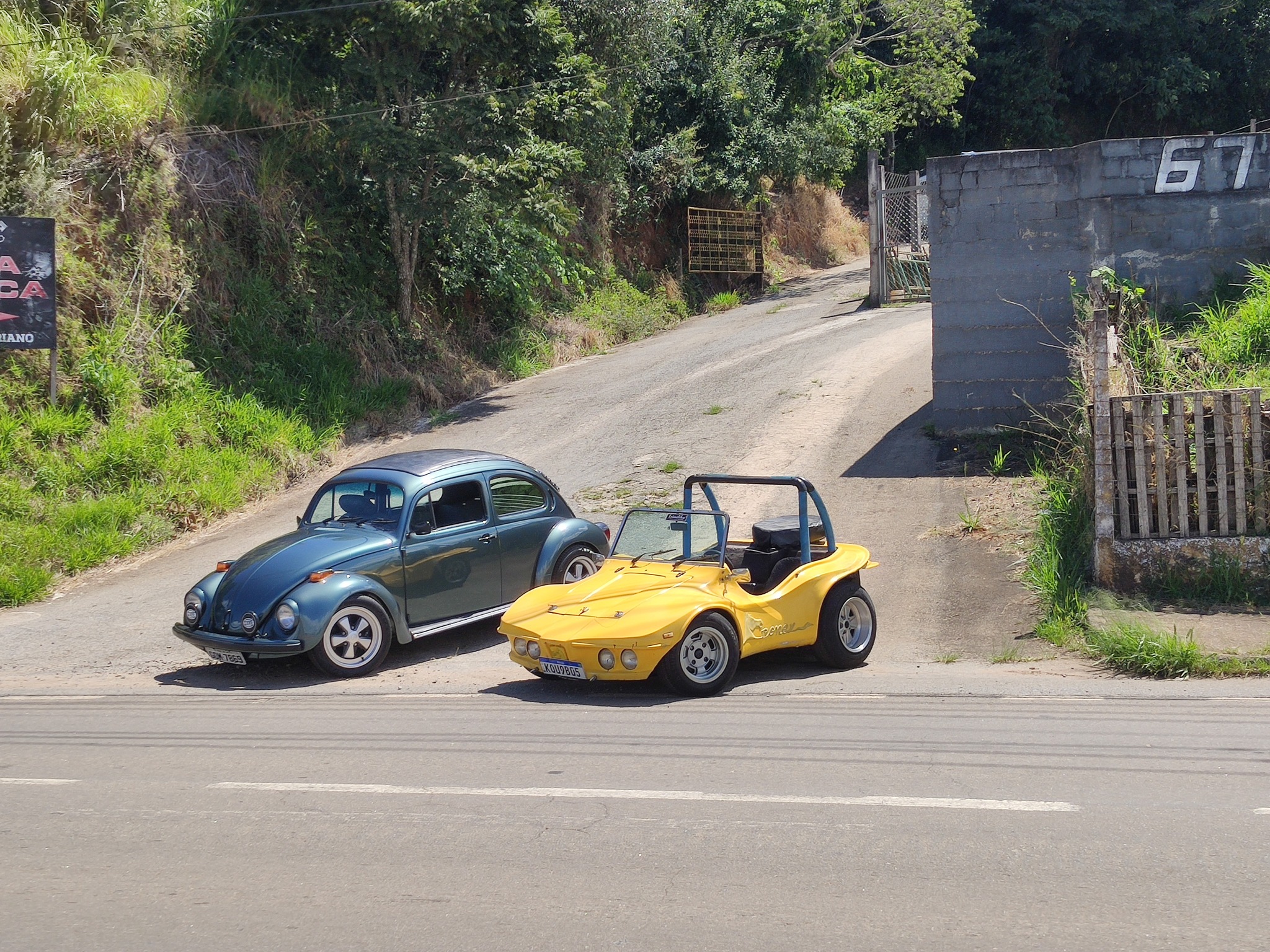 Fusca Verde e Buggy Amarelo